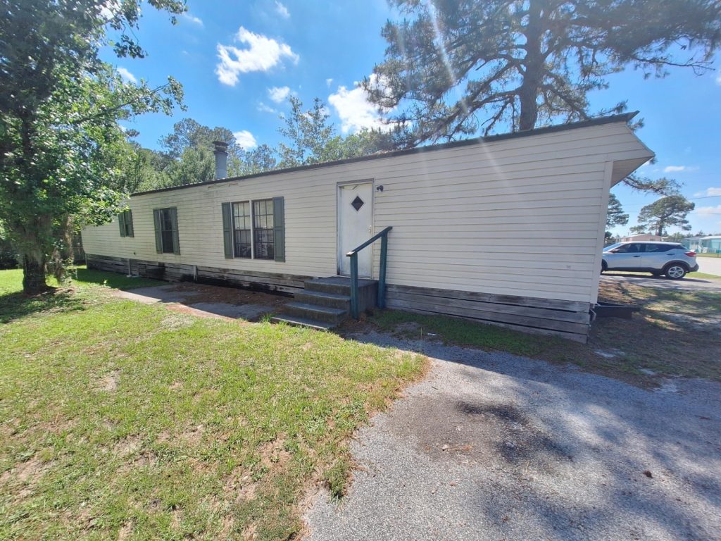 Shady Grove Mobile Home Community