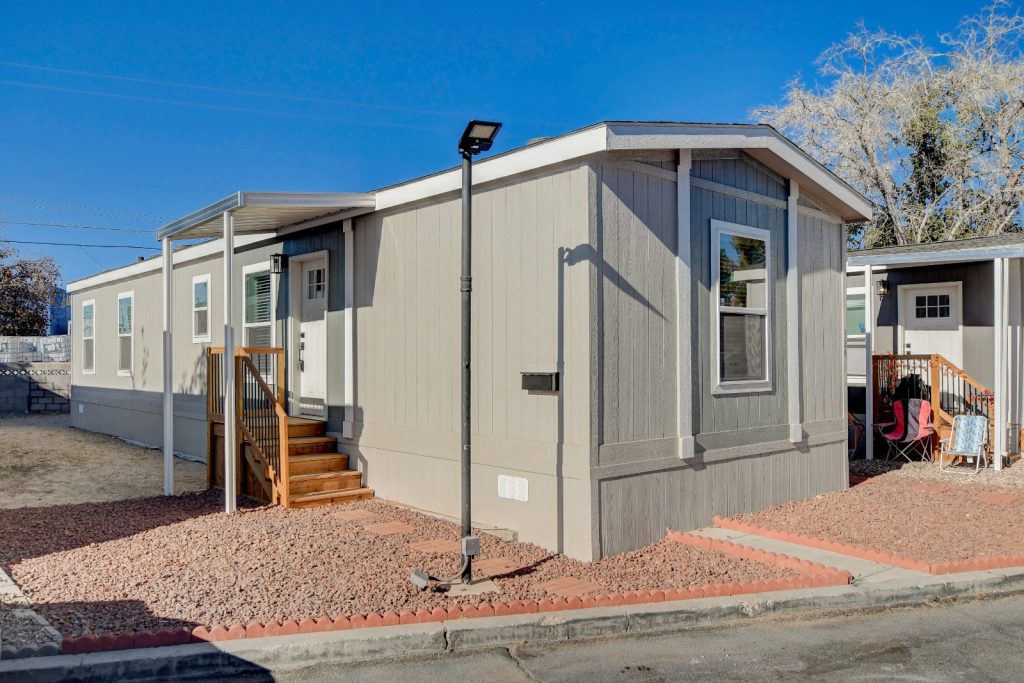 La Villa Mobile Home Park